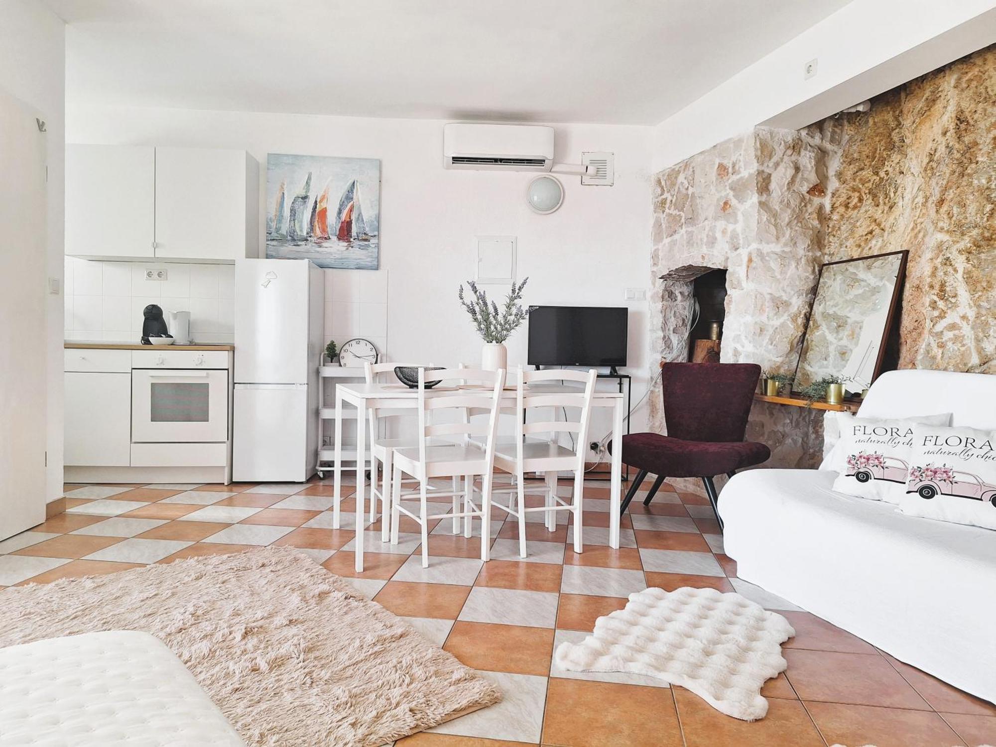 Apartmani Stine Donji Okrug  エクステリア 写真